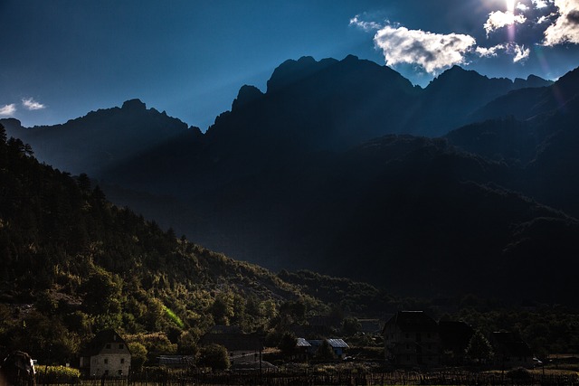 Theth Homestays Near Scenic Mountains